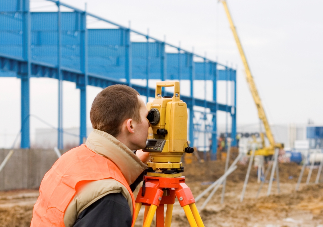 equipamentos utilizados na locação de obras topografia